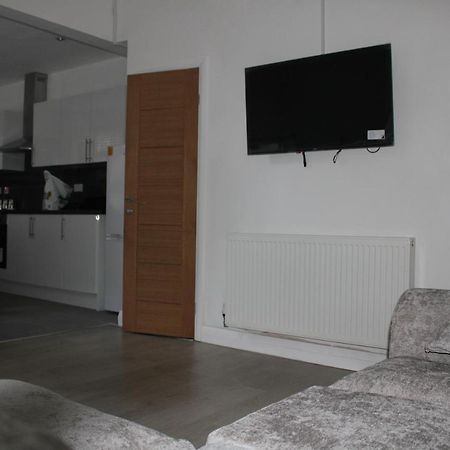 Beautiful, Spacious, Old Trafford Home Манчестер Екстер'єр фото