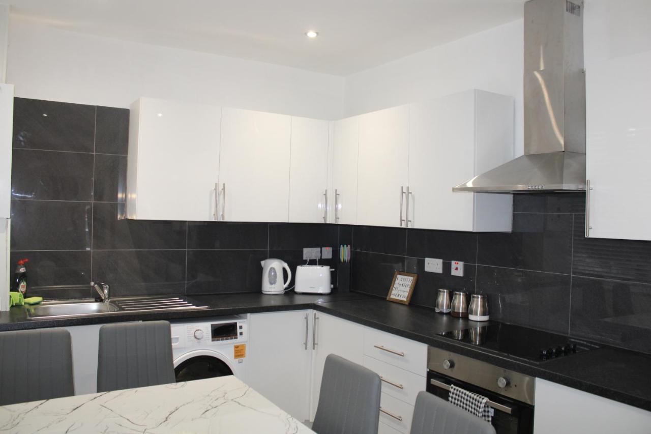 Beautiful, Spacious, Old Trafford Home Манчестер Екстер'єр фото