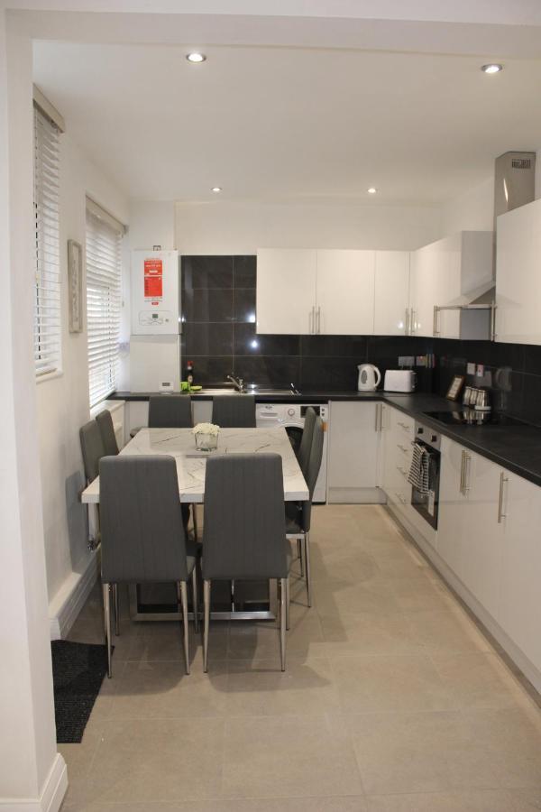 Beautiful, Spacious, Old Trafford Home Манчестер Екстер'єр фото